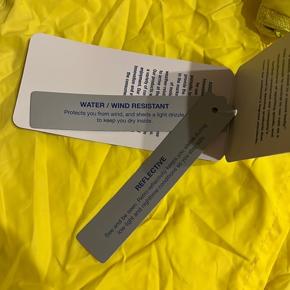 Asics packable rain jacket **SOLD** - Picture 11 of 13